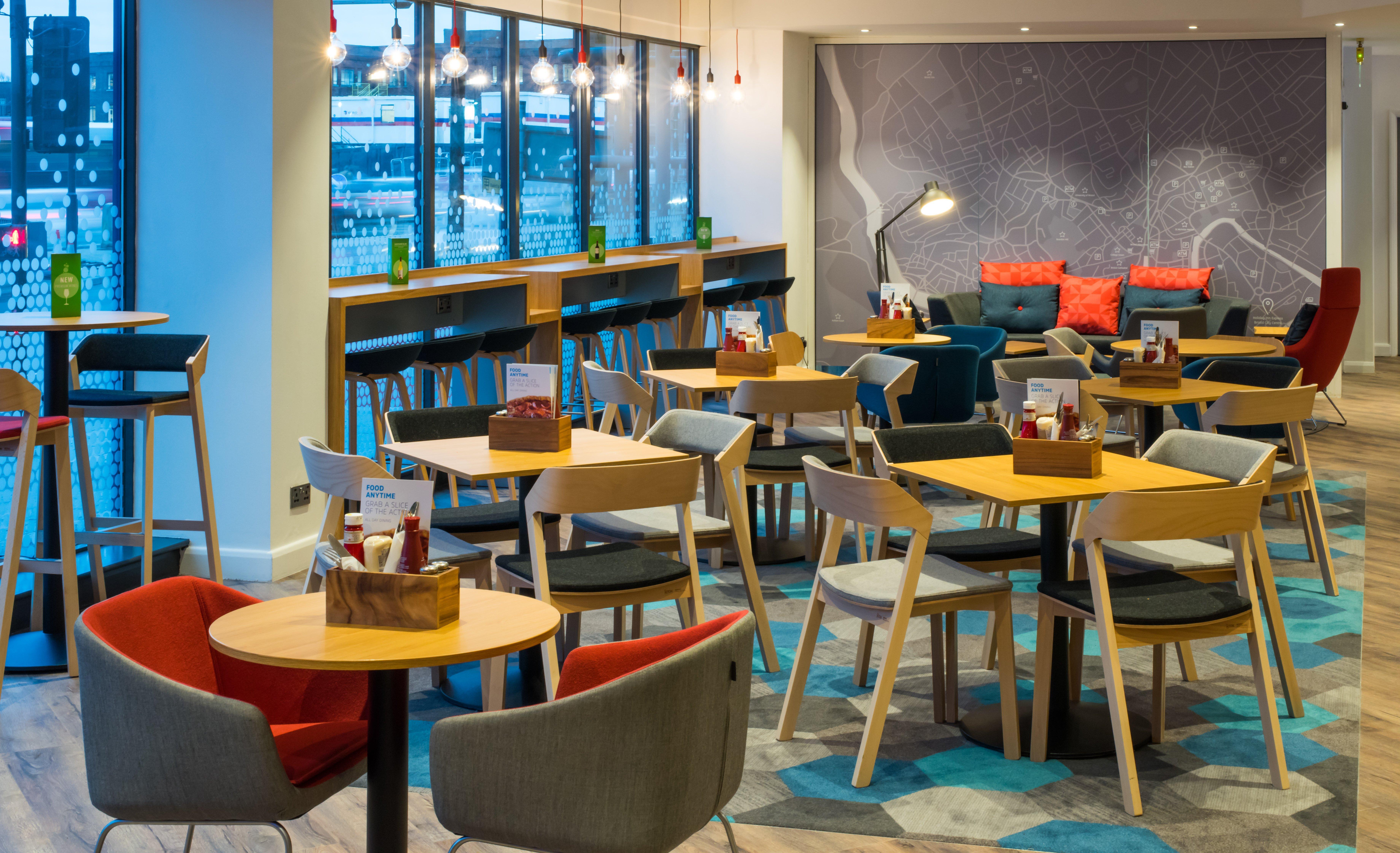 Holiday Inn Express Bristol City Centre By Ihg Exterior photo