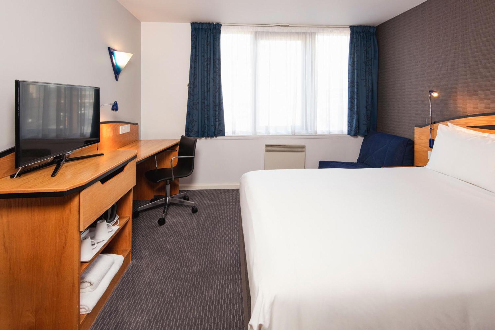 Holiday Inn Express Bristol City Centre By Ihg Exterior photo