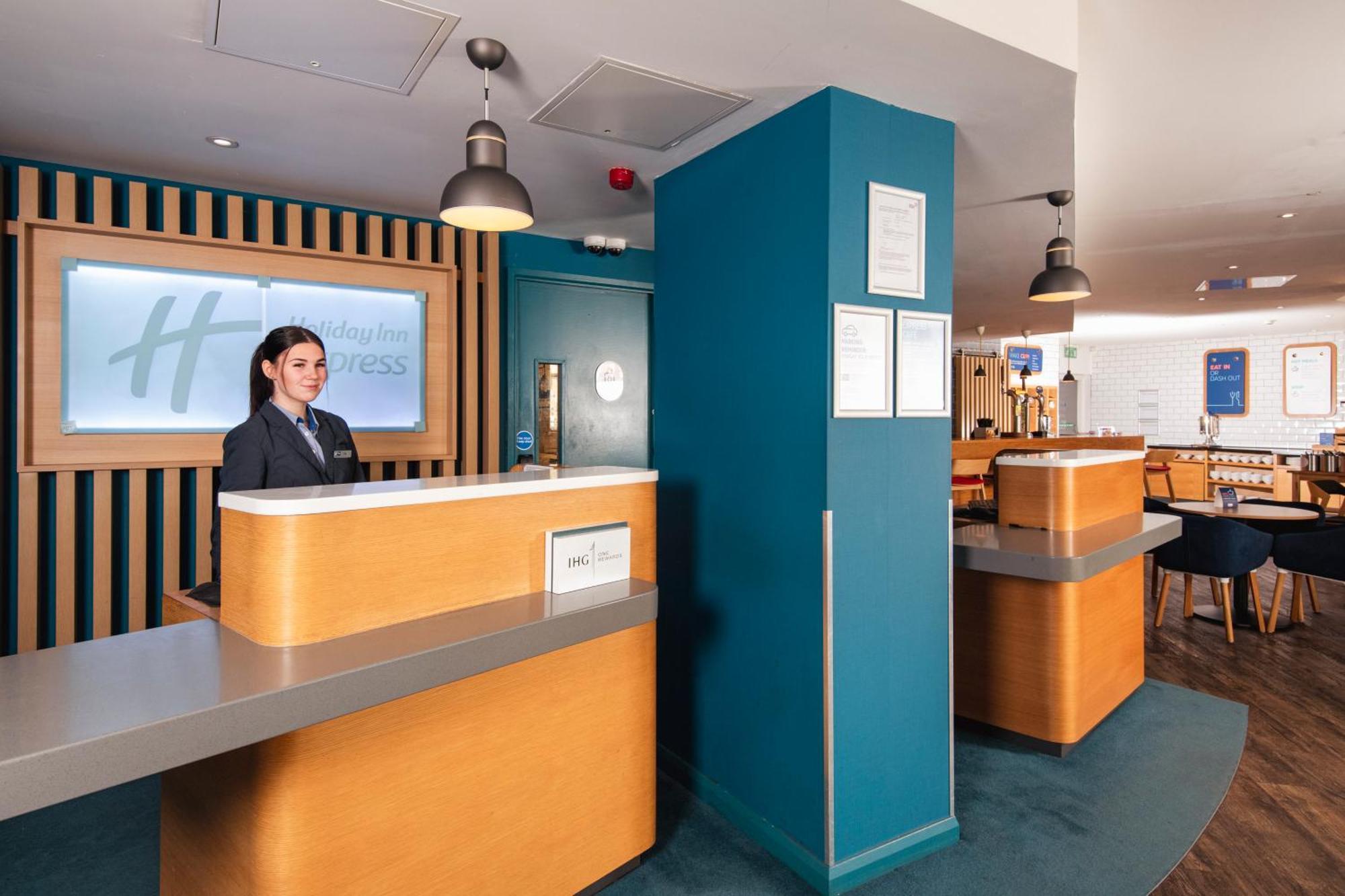 Holiday Inn Express Bristol City Centre By Ihg Exterior photo