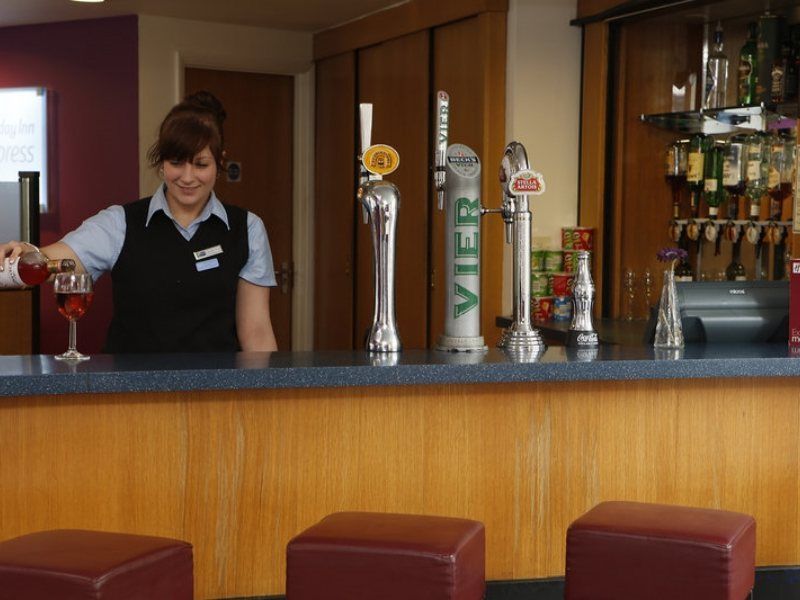 Holiday Inn Express Bristol City Centre By Ihg Exterior photo